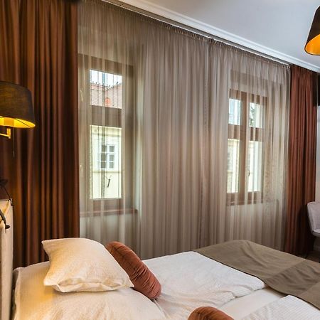 Apaca 30 Apartman **** 杰尔 外观 照片